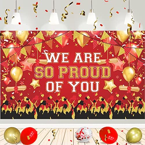 Vermelho e ouro Estamos tão orgulhosos de sua festa de graduação em pano de fundo Banner 2023 Red e