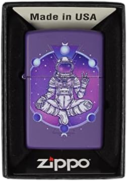 Astronauta Buda com fases do isqueiro zippo da lua