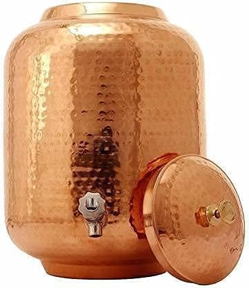 Distribuidor de água de cobre martelado puro gotas de gotas douradas com tap & stand matka water jug ​​cobre 5 litros com 2 copos de água martelados de cobre, marrom, dispensador - 5 litros